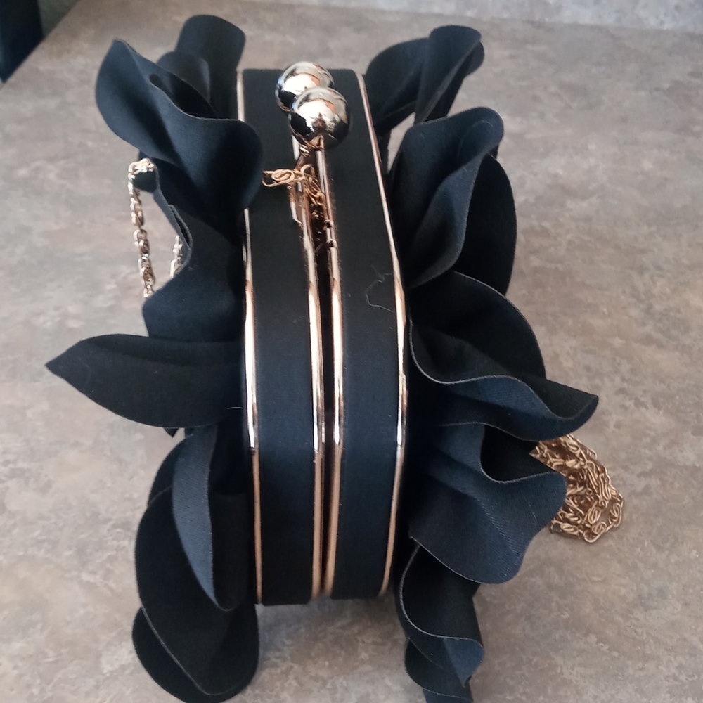 Just fab flower clutch/crossbody - Picture 4 of 4